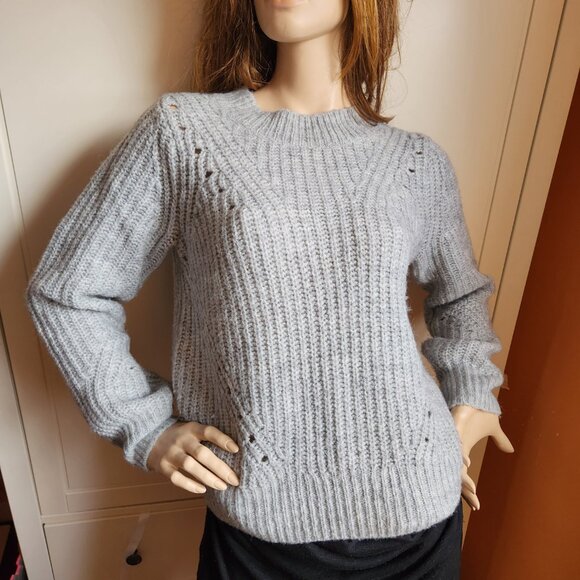 Gap Soft Grey Cosy Knitted Pullover Sweater Size Small - Picture 2 of 10